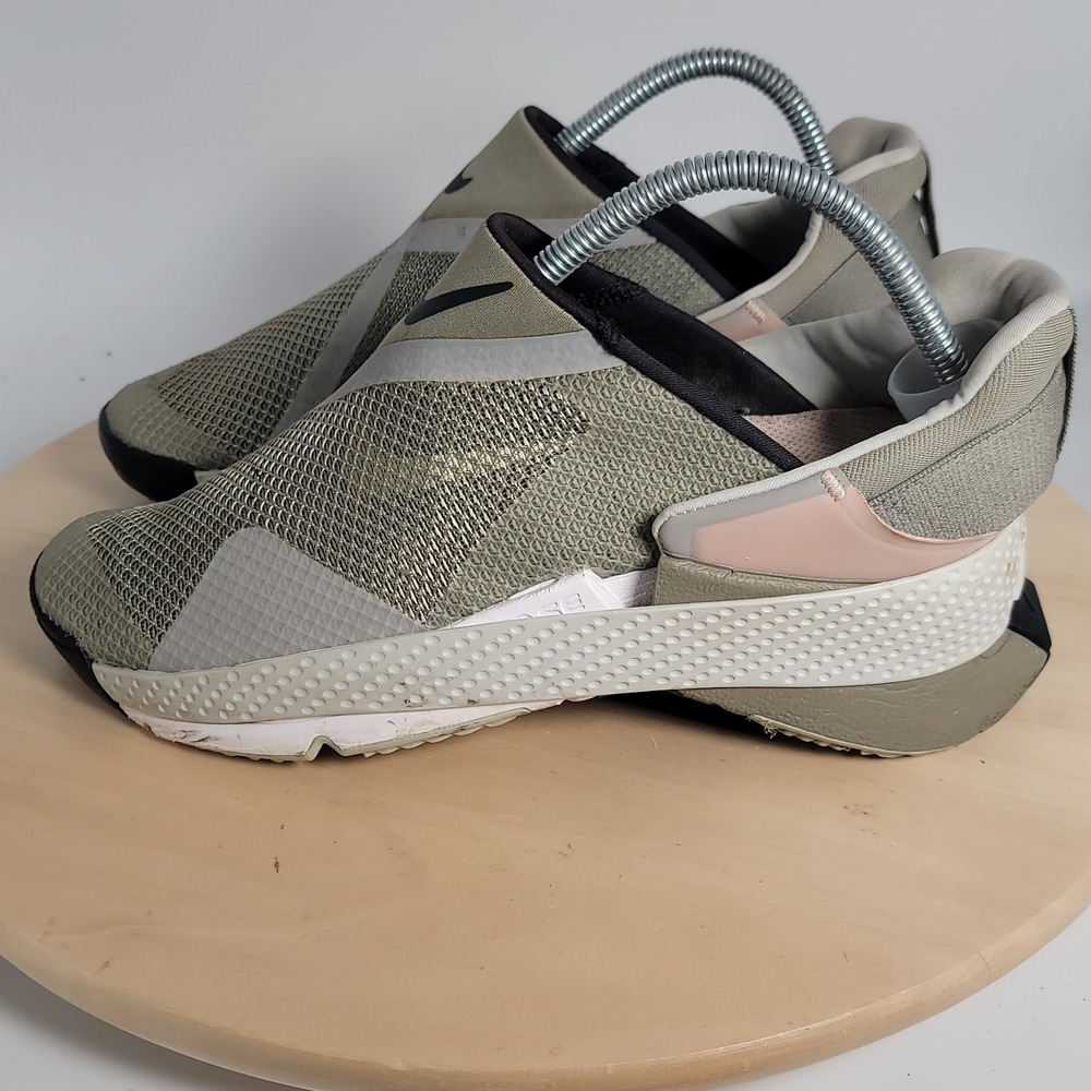 Nike Go FlyEase Shoes Light Army Green Summit White Size Men 6 Women 7.5 - Picture 3 of 10